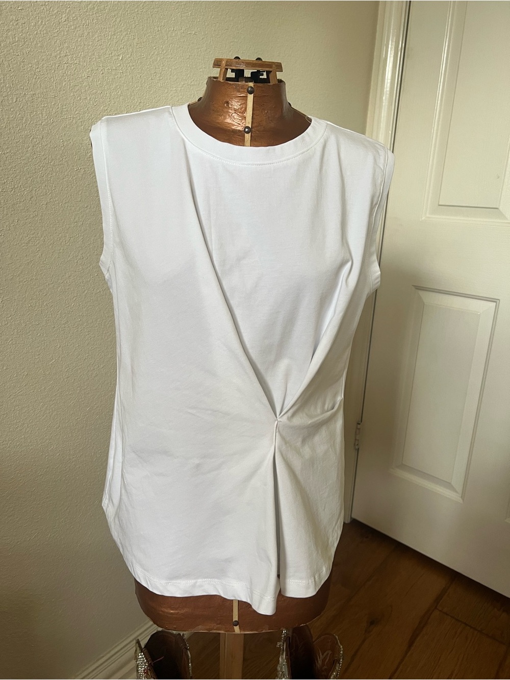 Sleeveless White Twist-Detail Tank Top
